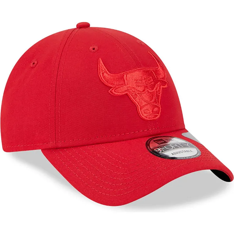 kepure-islenkta-raudona-reguliuojamas-9forty-repreve-outline-chicago-bulls-nba-new-era