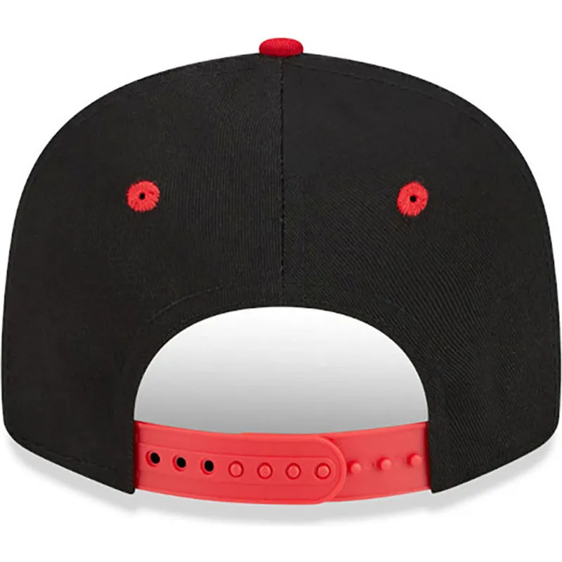 kepure-plokscia-juoda-snapback-9fifty-silvestre-looney-tunes-new-era