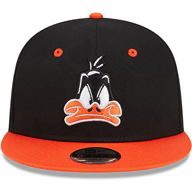 kepure-plokscia-juoda-snapback-9fifty-pato-lucas-looney-tunes-new-era