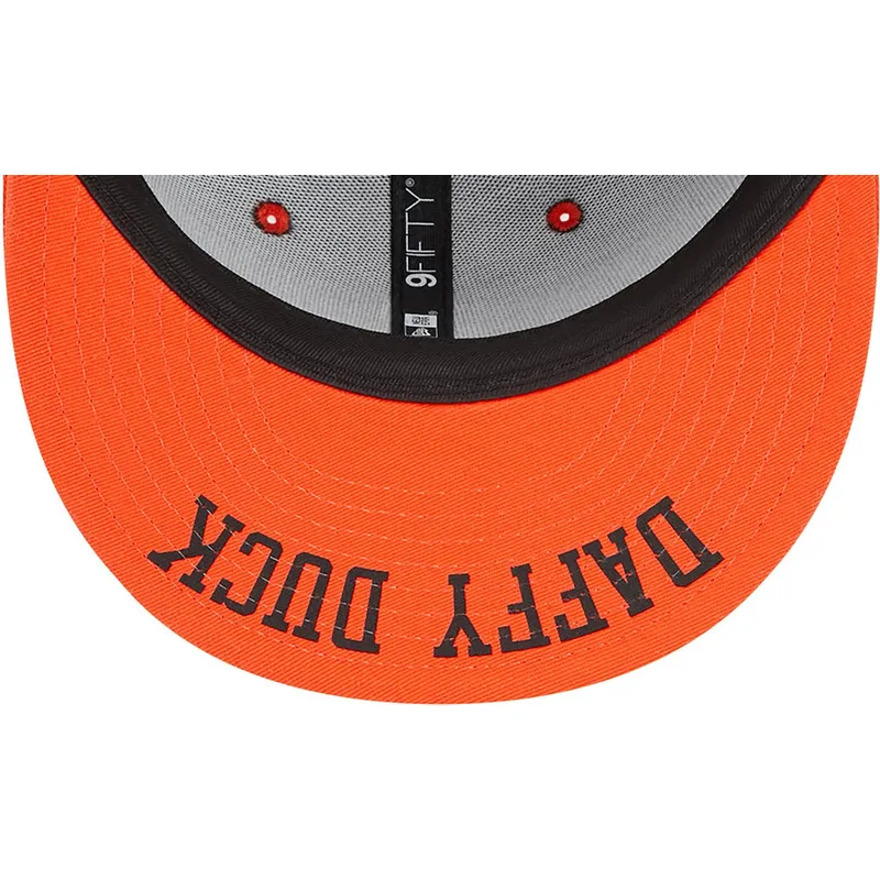 kepure-plokscia-juoda-snapback-9fifty-pato-lucas-looney-tunes-new-era
