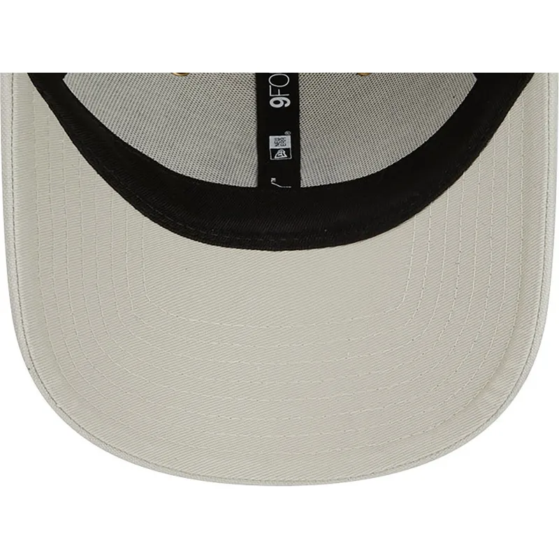 bezowa-czapka-z-daszkiem-regulowana-z-bezowym-logo-9forty-washed-canvas-new-york-yankees-mlb-od-new-era