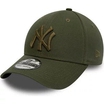 New Era Curved Brim Green Logo 39THIRTY League Essential New York Yankees MLB Green Fitted Cap