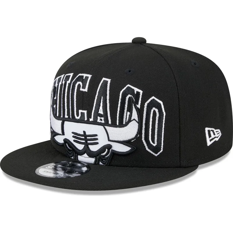 kepure-plokscia-juoda-snapback-9fifty-tip-off-2023-chicago-bulls-nba-new-era