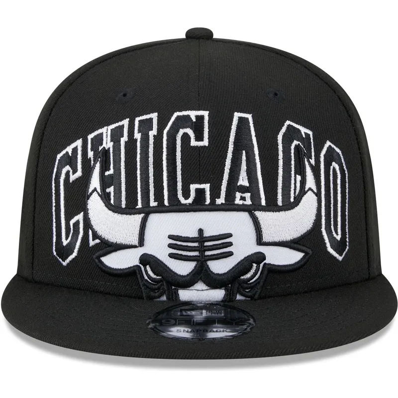 kepure-plokscia-juoda-snapback-9fifty-tip-off-2023-chicago-bulls-nba-new-era