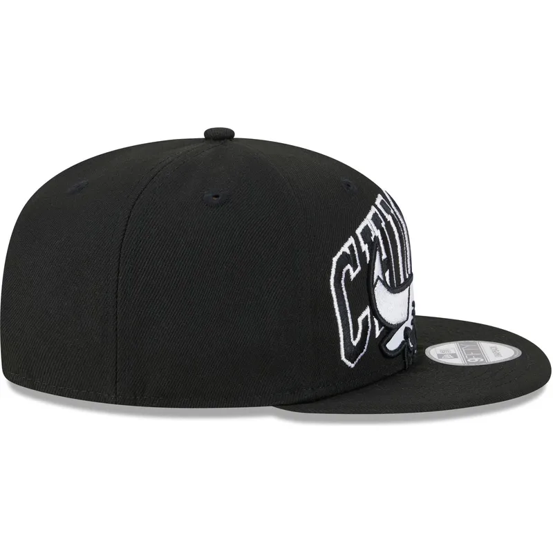 kepure-plokscia-juoda-snapback-9fifty-tip-off-2023-chicago-bulls-nba-new-era