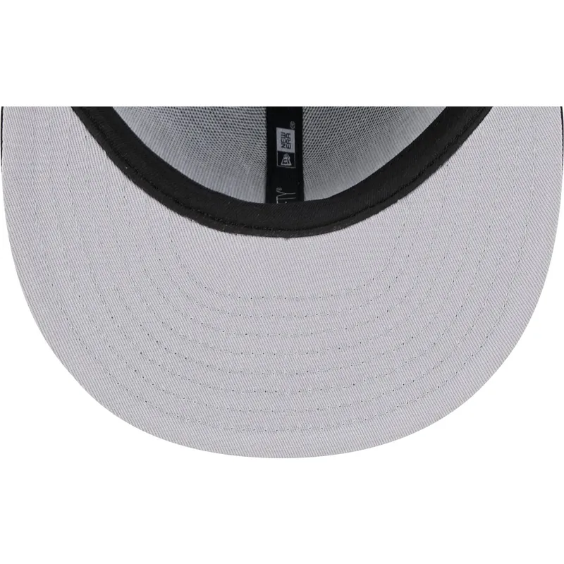 kepure-plokscia-juoda-snapback-9fifty-tip-off-2023-chicago-bulls-nba-new-era
