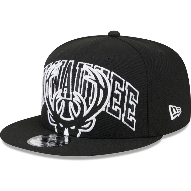kepure-plokscia-juoda-snapback-9fifty-tip-off-2023-milwaukee-bucks-nba-new-era
