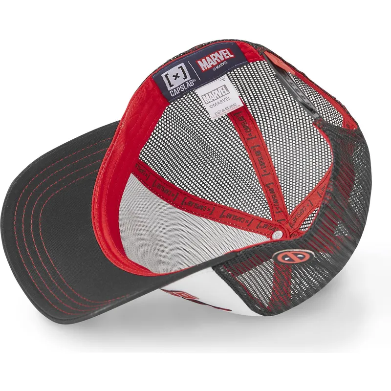 kepure-islenkta-juoda-snapback-mar6-dea3-deadpool-marvel-comics-capslab