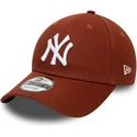 regulowana-brazowa-czapka-z-zakrzywionym-daszkiem-9forty-league-essential-new-york-yankees-mlb-marki-new-era