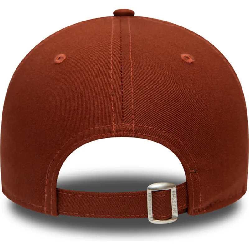 kepure-islenkta-ruda-reguliuojamas-9forty-league-essential-new-york-yankees-mlb-new-era