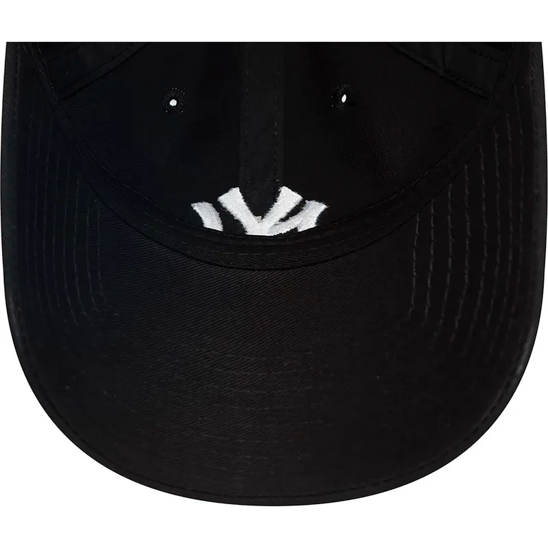 kepure-islenkta-juoda-reguliuojamas-9twenty-league-essential-new-york-yankees-mlb-new-era