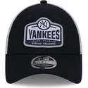 kepure-islenkta-tamsiai-melyna-snapback-9forty-stretch-snap-tab-new-york-yankees-mlb-new-era