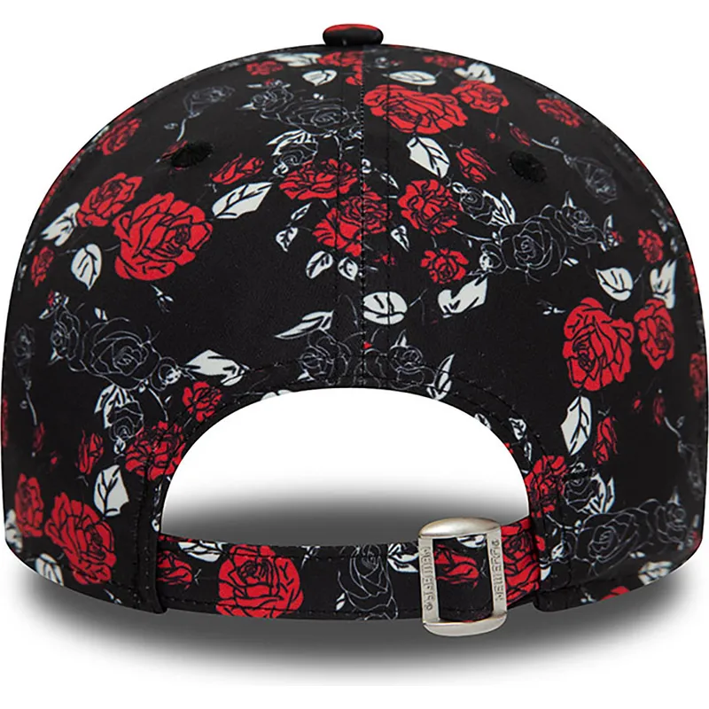 kepure-islenkta-juoda-reguliuojamas-9forty-floral-all-over-print-manchester-united-football-club-premier-league-new-era kepure-islenkta-juoda-reguliuojamas-9forty-floral-all-over-print-manchester-united-football-club-premier-league-new-era
