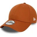 kepure-islenkta-ruda-reguliuojamas-9forty-essential-new-era