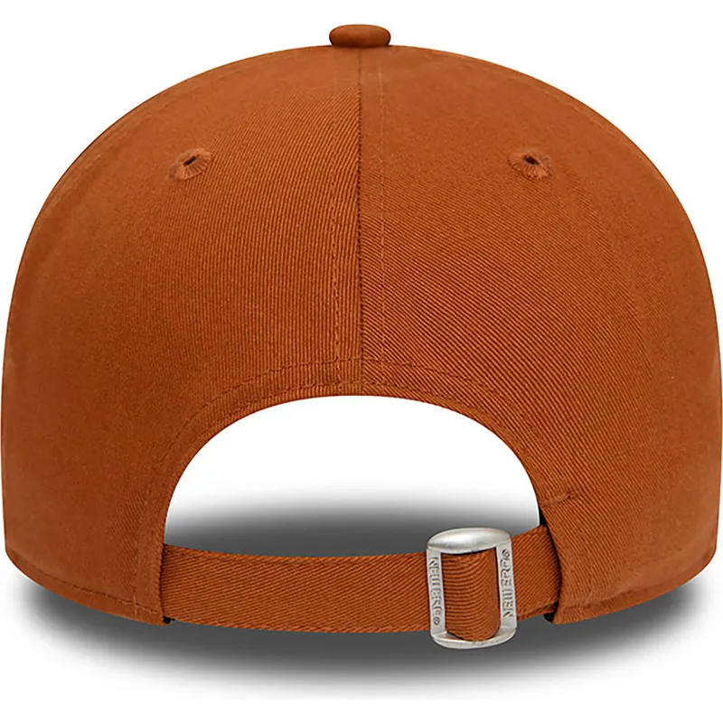 kepure-islenkta-ruda-reguliuojamas-9forty-essential-new-era