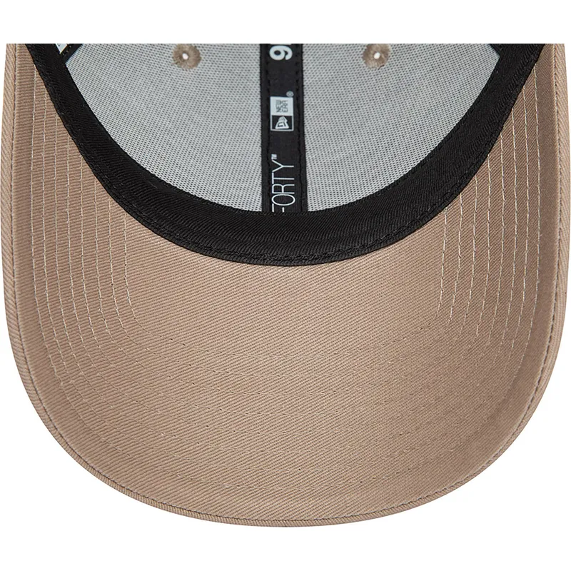 czapka-z-zakrzywionym-daszkiem-jasnobrazowa-regulowana-9forty-essential-od-new-era