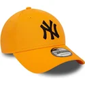 regulowana-pomaranczowa-czapka-z-zakrzywionym-daszkiem-z-czarnym-logo-9forty-league-essential-new-york-yankees-mlb-od-new-era