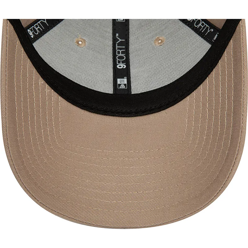 kepure-islenkta-ruda-reguliuojamas-9forty-league-essential-new-york-yankees-mlb-new-era