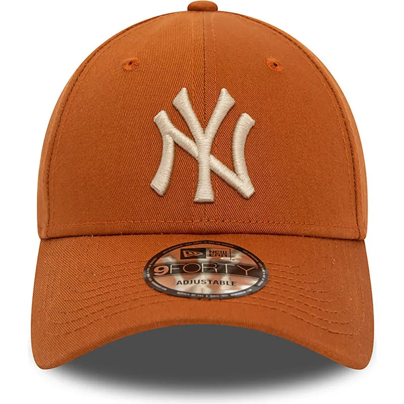 kepure-islenkta-ruda-reguliuojamas-9forty-league-essential-new-york-yankees-mlb-new-era