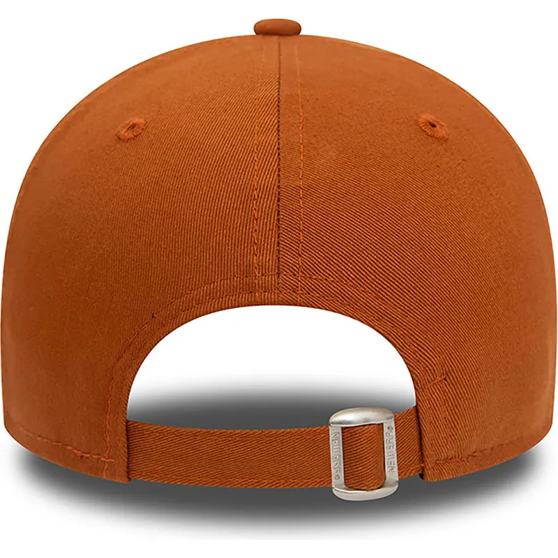 kepure-islenkta-ruda-reguliuojamas-9forty-league-essential-new-york-yankees-mlb-new-era
