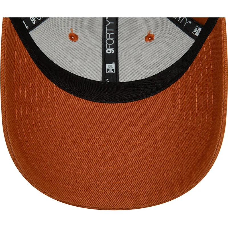 kepure-islenkta-ruda-reguliuojamas-9forty-league-essential-new-york-yankees-mlb-new-era