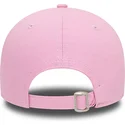 rozowa-regulowana-czapka-z-zakrzywionym-daszkiem-z-rozowym-logo-9forty-league-essential-new-york-yankees-mlb-od-new-era