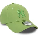 zielona-czapka-z-daszkiem-regulowana-z-zielonym-logo-9forty-league-essential-new-york-yankees-mlb-od-new-era