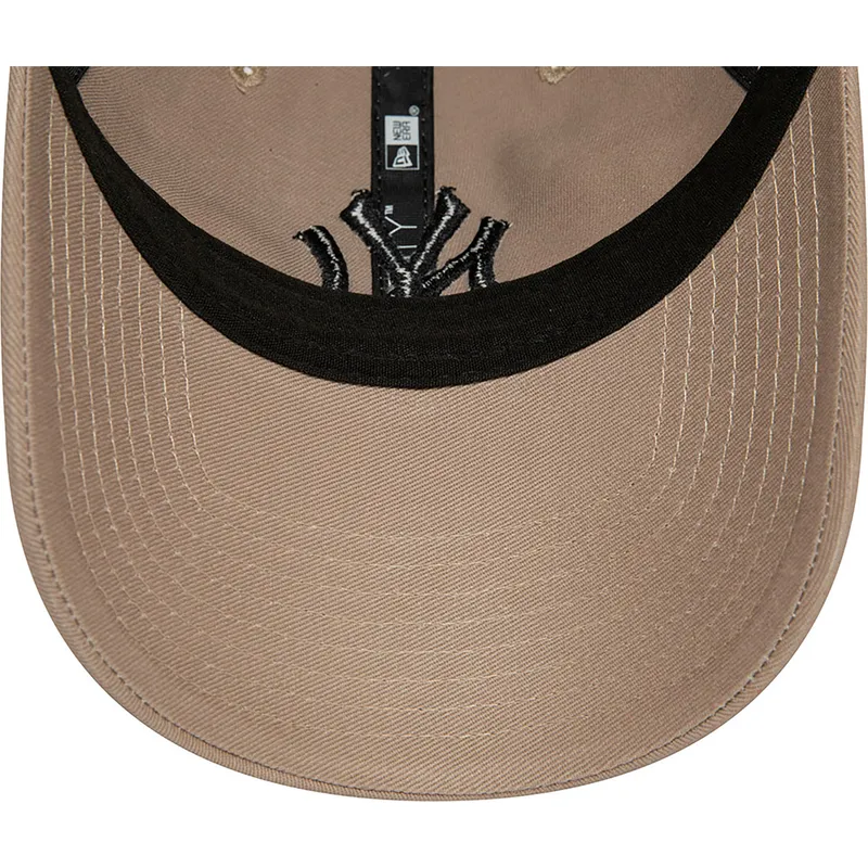 kepure-islenkta-ruda-reguliuojamas-9twenty-league-essential-new-york-yankees-mlb-new-era