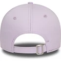 fioletowa-zakrzywiona-czapka-regulowana-dla-kobiet-9twenty-wordmark-malibu-beach-california-od-new-era