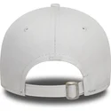 biala-zakrzywiona-regulowana-czapka-damska-9twenty-wordmark-los-angeles-california-od-new-era
