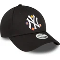 czarna-zakrzywiona-regulowana-czapka-damska-9forty-flower-new-york-yankees-mlb-od-new-era