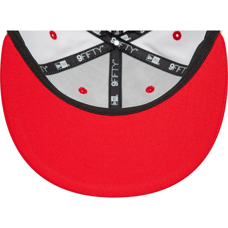 kepure-plokscia-raudona-snapback-9fifty-white-crown-chicago-bulls-nba-new-era