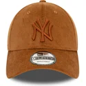 kepure-islenkta-ruda-reguliuojamas-9forty-cord-new-york-yankees-mlb-new-era