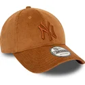 regulowana-brazowa-czapka-z-zakrzywionym-daszkiem-9forty-cord-new-york-yankees-mlb-od-new-era