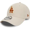bezowa-czapka-z-zakrzywionym-daszkiem-regulowana-z-brazowym-logo-9twenty-boucle-los-angeles-dodgers-mlb-od-new-era