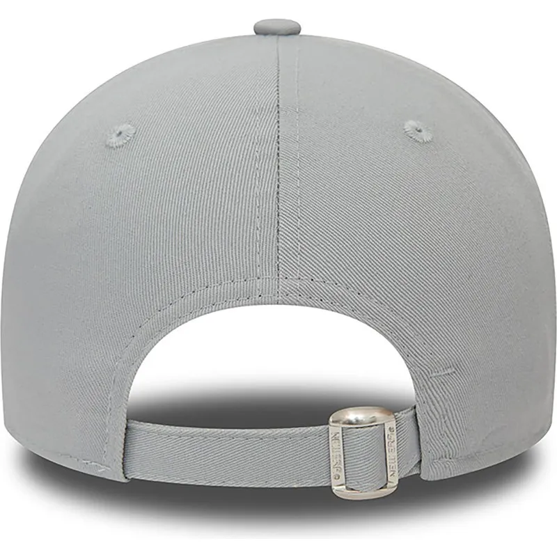 szara-zakrzywiona-czapka-regulowana-9forty-z-postacia-kaczora-daffy-z-looney-tunes-od-new-era