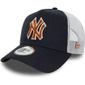 czapka-trucker-granatowo-biala-z-brazowym-logo-a-frame-boucle-new-york-yankees-mlb-od-new-era