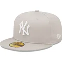 kepure-plokscia-smelio-priglundanti-59fifty-league-essential-new-york-yankees-mlb-new-era
