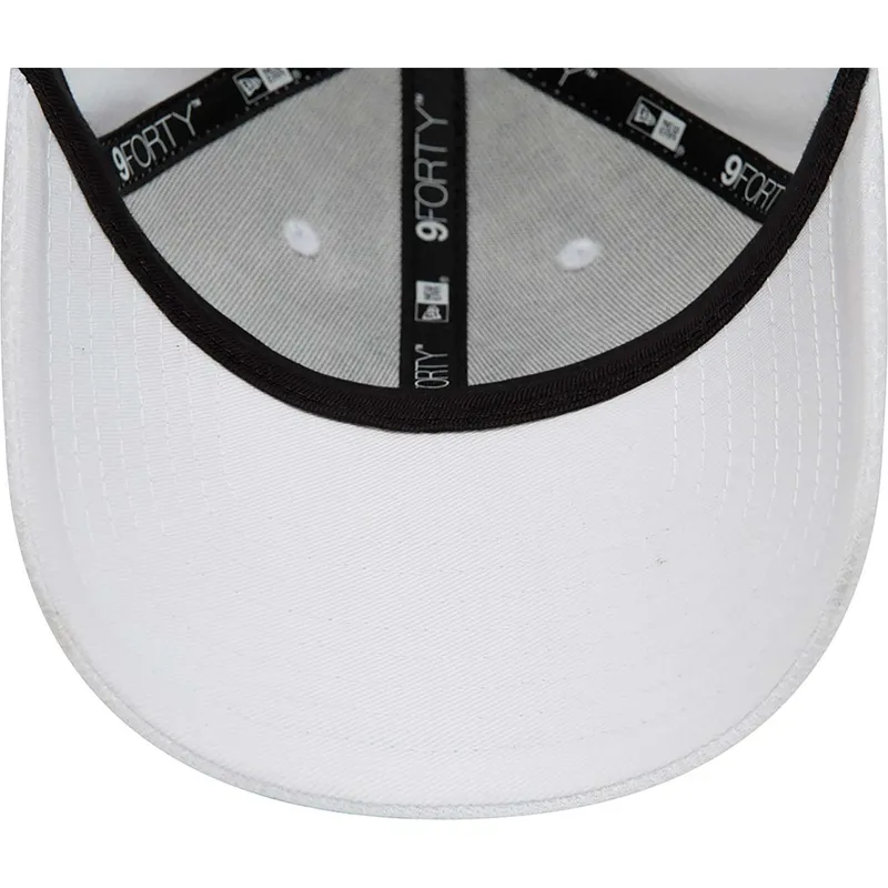 kepure-islenkta-balta-reguliuojamas-9forty-diamond-era-essential-new-york-yankees-mlb-new-era