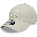 cap-islenkta-beige-adjustable-strap-9twenty-league-essential-new-york-yankees-mlb-new-era