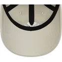 cap-islenkta-beige-adjustable-strap-9twenty-league-essential-new-york-yankees-mlb-new-era