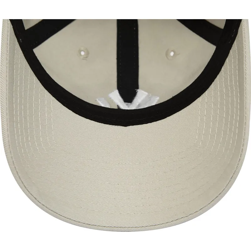 cap-islenkta-beige-adjustable-strap-9twenty-league-essential-new-york-yankees-mlb-new-era