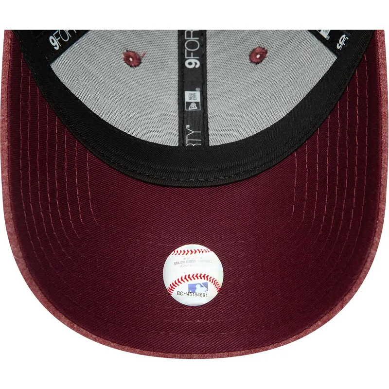 kepure-islenkta-raudona-reguliuojamas-9forty-jersey-essential-new-york-yankees-mlb-new-era