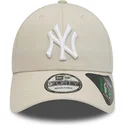 bezowa-regulowana-czapka-z-daszkiem-9forty-repreve-league-essential-new-york-yankees-mlb-new-era