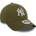 zielona-zakrzywiona-czapka-regulowana-9forty-jersey-essential-new-york-yankees-mlb-od-new-era