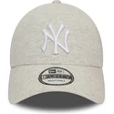 kepure-islenkta-smelio-reguliuojamas-9forty-jersey-essential-new-york-yankees-mlb-new-era