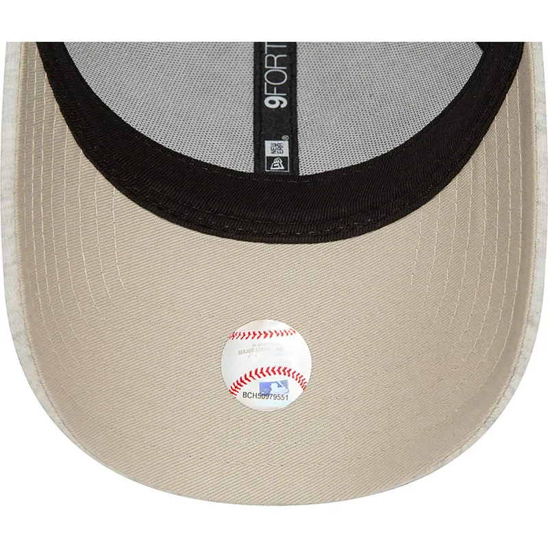 kepure-islenkta-smelio-reguliuojamas-9forty-jersey-essential-new-york-yankees-mlb-new-era kepure-islenkta-smelio-reguliuojamas-9forty-jersey-essential-new-york-yankees-mlb-new-era