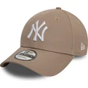 brazowa-jasna-regulowana-czapka-z-daszkiem-9forty-league-essential-new-york-yankees-mlb-new-era
