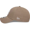 kepure-islenkta-ruda-reguliuojamas-9forty-league-essential-new-york-yankees-mlb-new-era