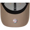 cap-islenkta-brown-adjustable-strap-claro-9forty-league-essential-new-york-yankees-mlb-new-era